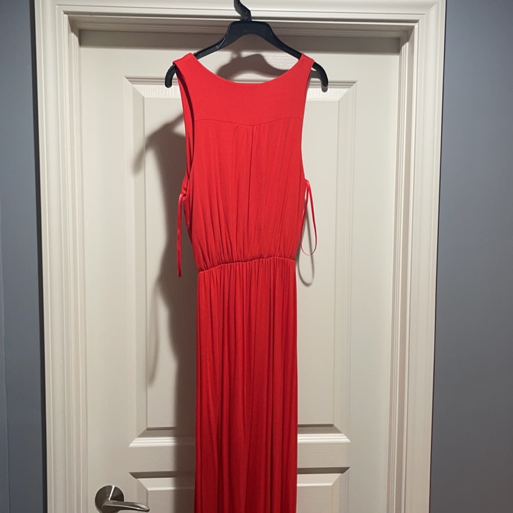 Dress - Picture 3 of 3